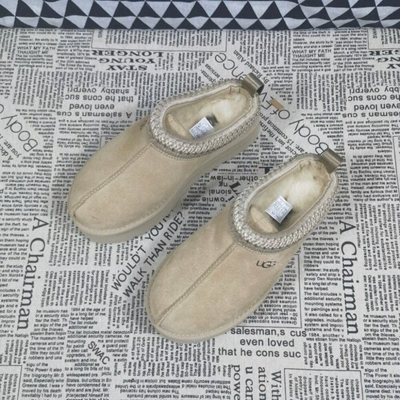 UGG Beige Platform Shoes - Picture 5 of 10